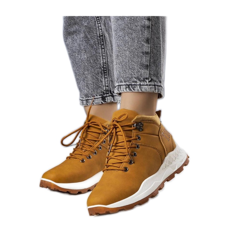 Hnědé, zateplené dámské turistické boty hnědý