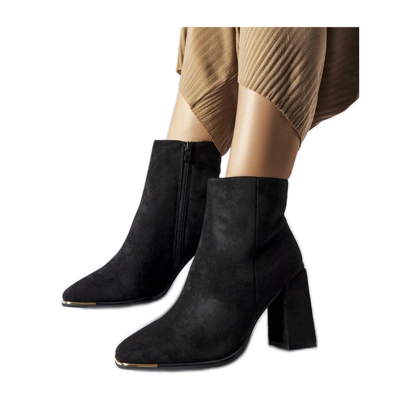 Na sloupku černé semišové kotníkové boty černá Na sloupku černé semišové kotníkové boty černá