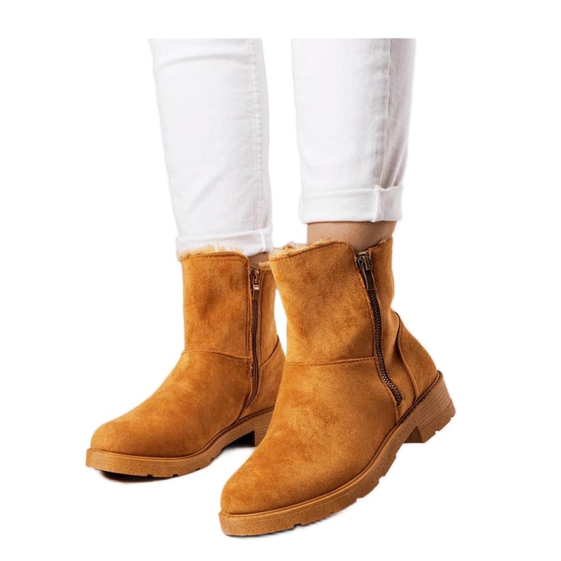 Hnědé zateplené kozačky hnědý