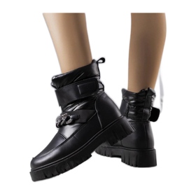 Černé sněhule s řetízkem černý