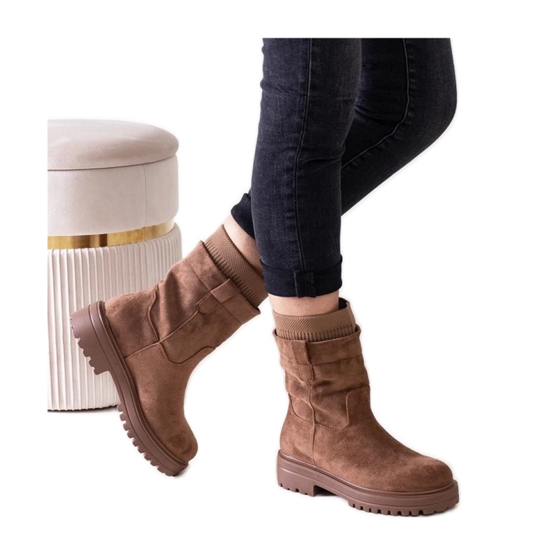 Hnědé nazouvací kotníkové boty s ponožkou hnědý