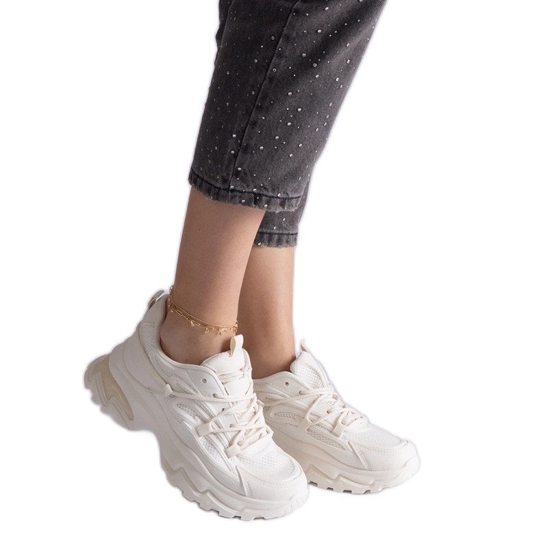 Béžové sportovní tenisky na masivní podešve béžový