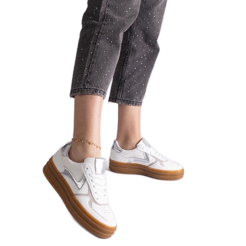 Bílé a stříbrné tenisky s gumovou podrážkou bílý Bílé a stříbrné tenisky s gumovou podrážkou bílý