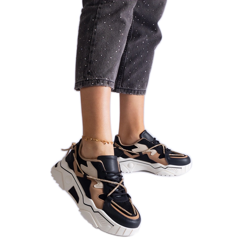 Černé tenisky zdobené zirkonovou šňůrkou černá