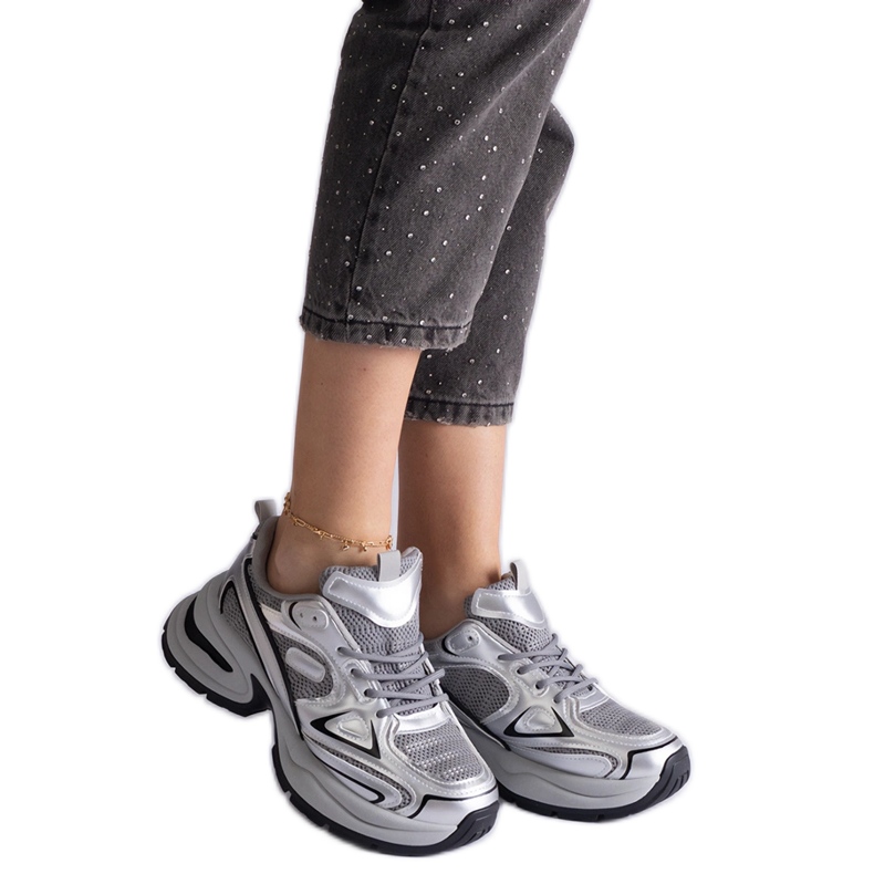 Stříbrné tenisky s masivní podrážkou stříbrný Stříbrné tenisky s masivní podrážkou stříbrný