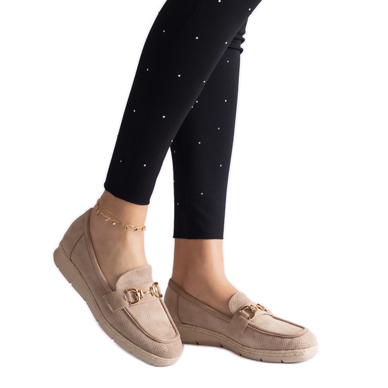 Béžové dámské mokasíny s ekologickým semišem s řetězem béžový Béžové dámské mokasíny s ekologickým semišem s řetězem béžový