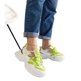 Bílé sportovní tenisky bílý Bílé sportovní tenisky bílý
