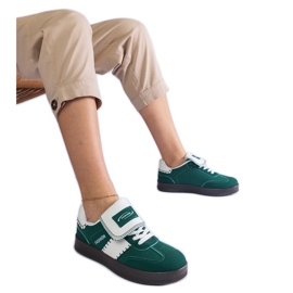 Zelené tenisky na platformě s prošíváním zelený