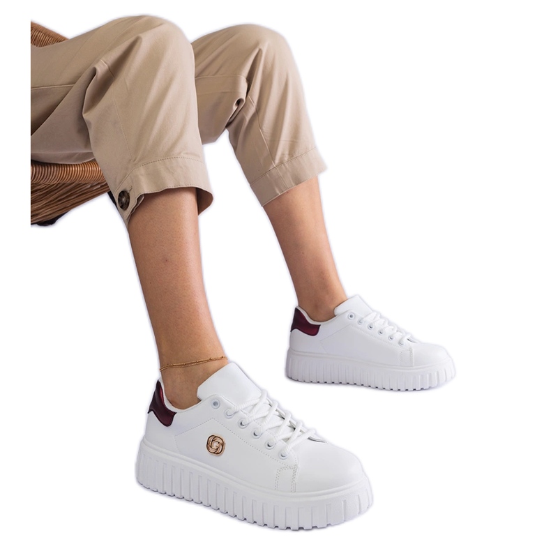 Bílé a vínové tenisky se silnou podrážkou bílý Bílé a vínové tenisky se silnou podrážkou bílý