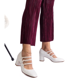 Bílá čerpadla na sloupku s dekorativními sponami bílý Bílá čerpadla na sloupku s dekorativními sponami bílý