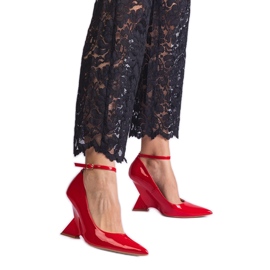 Červená čerpadla lakovaná na klínech červené Červená čerpadla lakovaná na klínech červené