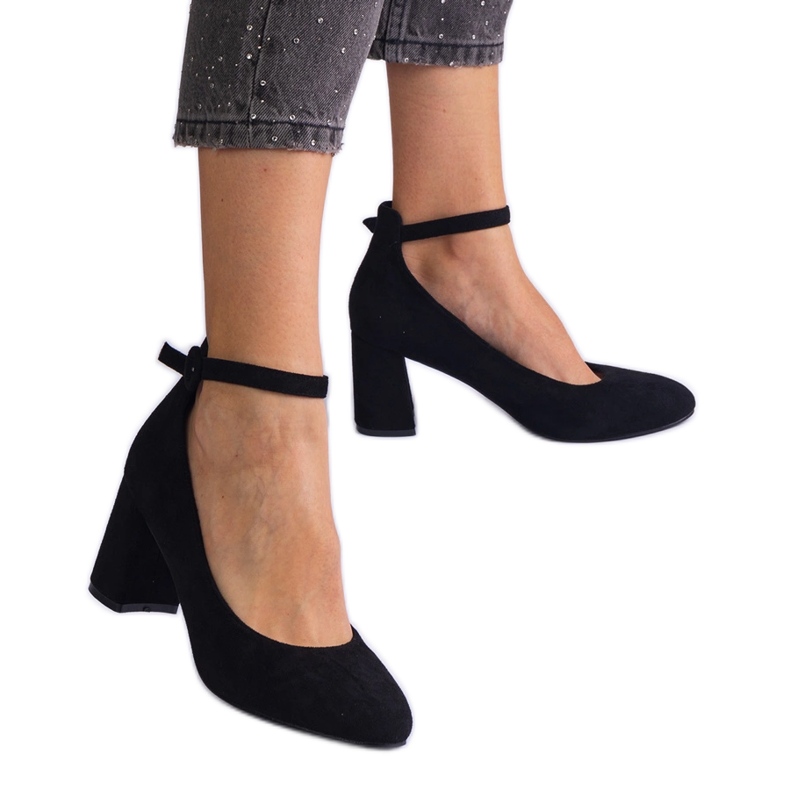 Černá čerpadla na ekologickém sloupu