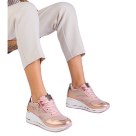 Růžové sportovní tenisky na platformě zdobené třpytem a kovovou vložkou růžový Růžové sportovní tenisky na platformě zdobené třpytem a kovovou vložkou růžový