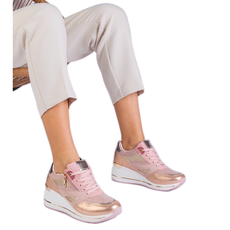 Růžové sportovní tenisky na platformě zdobené třpytem a kovovou vložkou růžový
