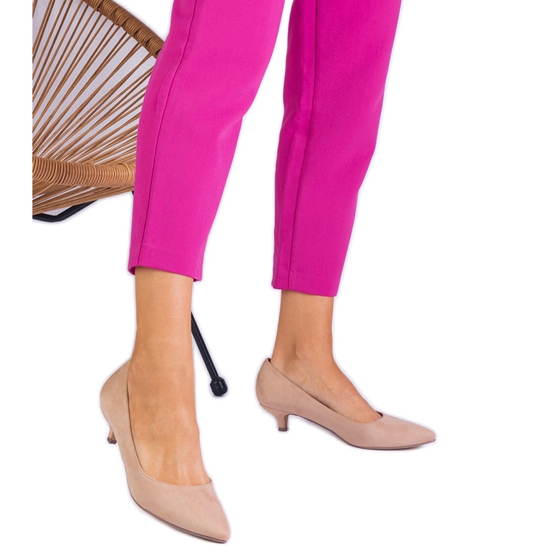 Béžová čerpadla z Ekozamsz na nízkém špendlíku béžový