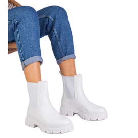 Bílé kotníkové boty s flexibilním vložením bílý