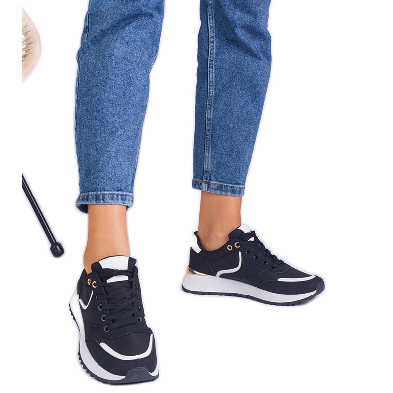 Tenisky černochů se zlatým vložením černá Tenisky černochů se zlatým vložením černá