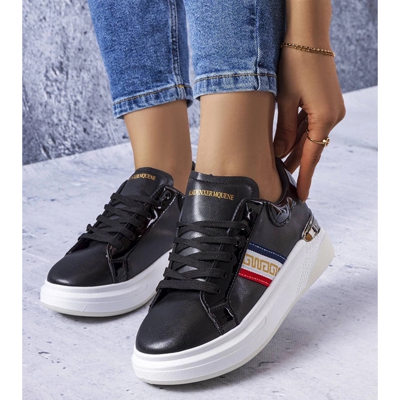 D/GMR Černé boty s lakovanými vsadkami od Annot bílý