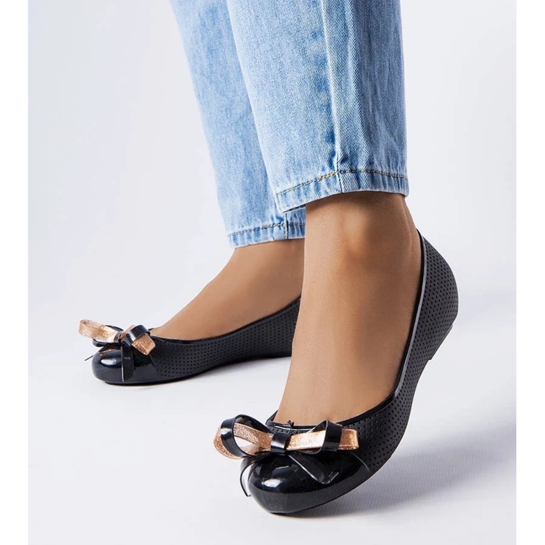 D/GMR Černé baleríny zdobené mašlí Harlingen černá D/GMR Černé baleríny zdobené mašlí Harlingen černá