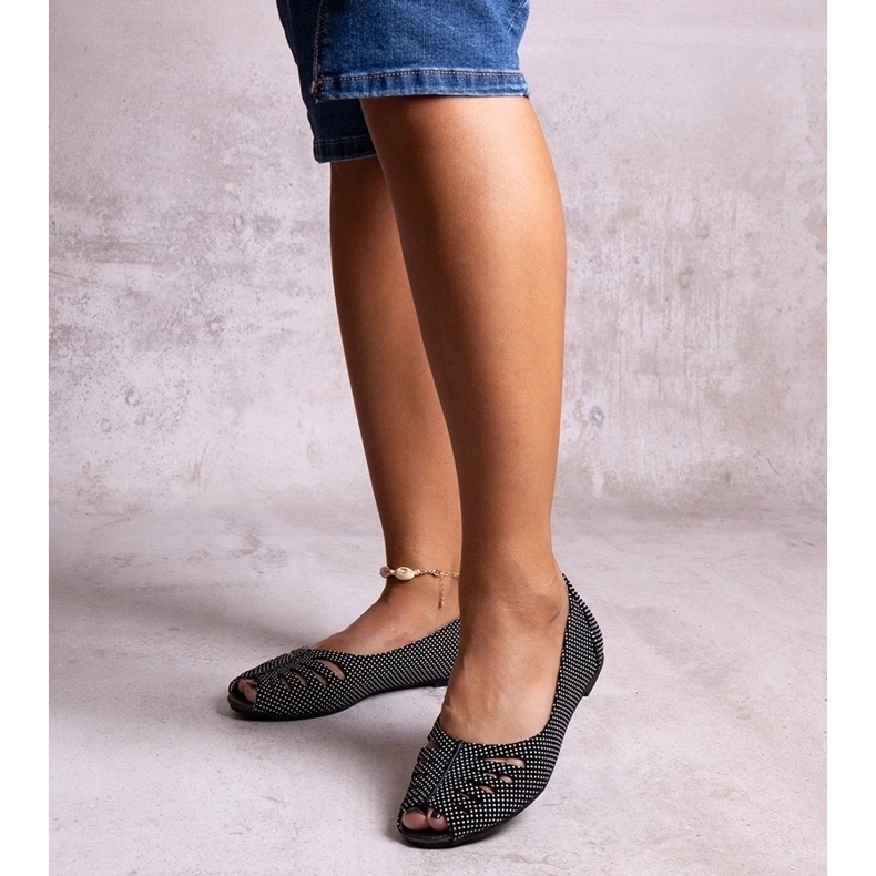 D/GMR Černé puntíkované balerínky s výřezem od Laforge černá D/GMR Černé puntíkované balerínky s výřezem od Laforge černá