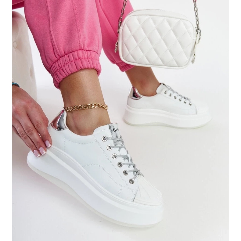 D/GMR Bílé tenisky na platformě Goe NN2N4033 bílý