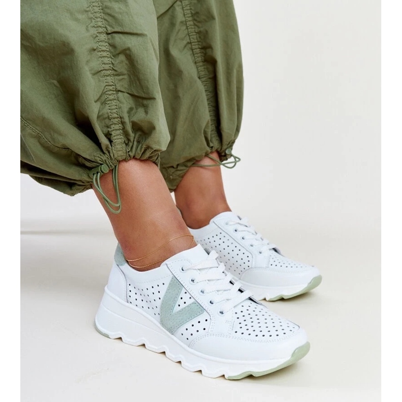 D/GMR Bílé kožené prolamované tenisky Vinceza bílý D/GMR Bílé kožené prolamované tenisky Vinceza bílý