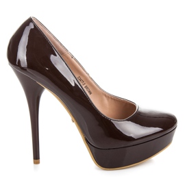 Ideal Shoes Lakované podpatky na platformě hnědý