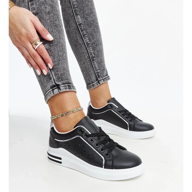 D/GMR Černé prolamované tenisky se třpytkami Zorka černá D/GMR Černé prolamované tenisky se třpytkami Zorka černá