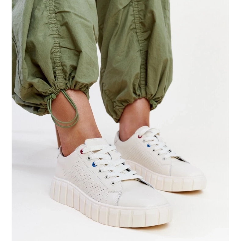 Béžové kožené tenisky značky Zvonka béžový