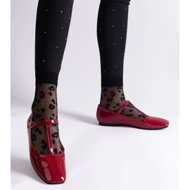 D/CEO Červené baleríny jsou rozptýleny s pásem Marseille D/CEO Červené baleríny jsou rozptýleny s pásem Marseille