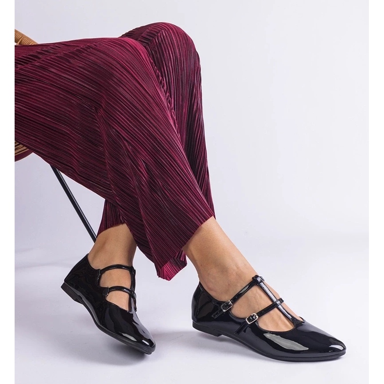 D/CEO Černé lakované balerínky se sponou Marinos černá