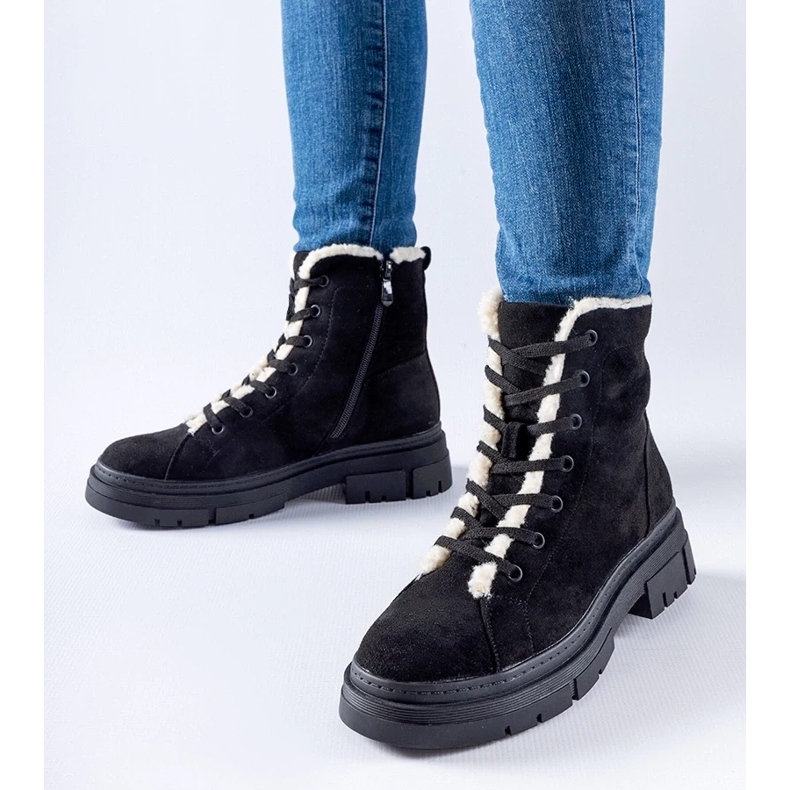 D/CEO Černé zateplené kotníkové boty z eko semiše Chamblee černá