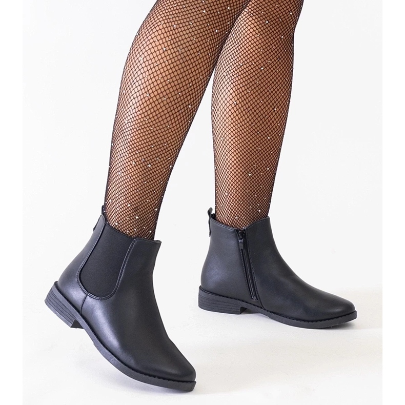 D/CEO Černé klasické kotníkové boty s elastickou vsadkou z ekokůže Maiza černá