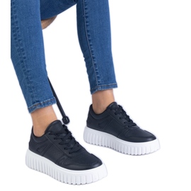 Black Openwork tenisky na masivní podrážce černý