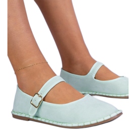 Baleríny zelených žen se sponou