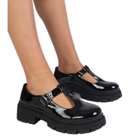 Černé boty na lakované platformě černý