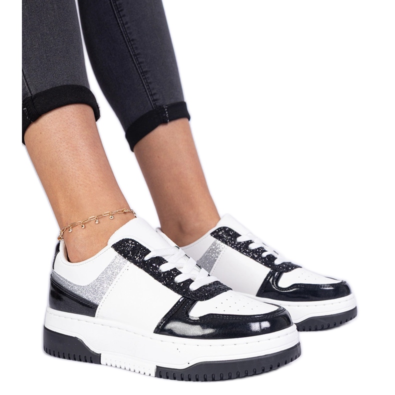 Černé dámské tenisky se silnou podrážkou černá Černé dámské tenisky se silnou podrážkou černá