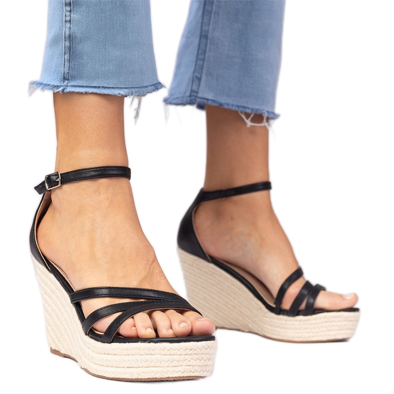 Černé sandály espadrilles na klínu černá