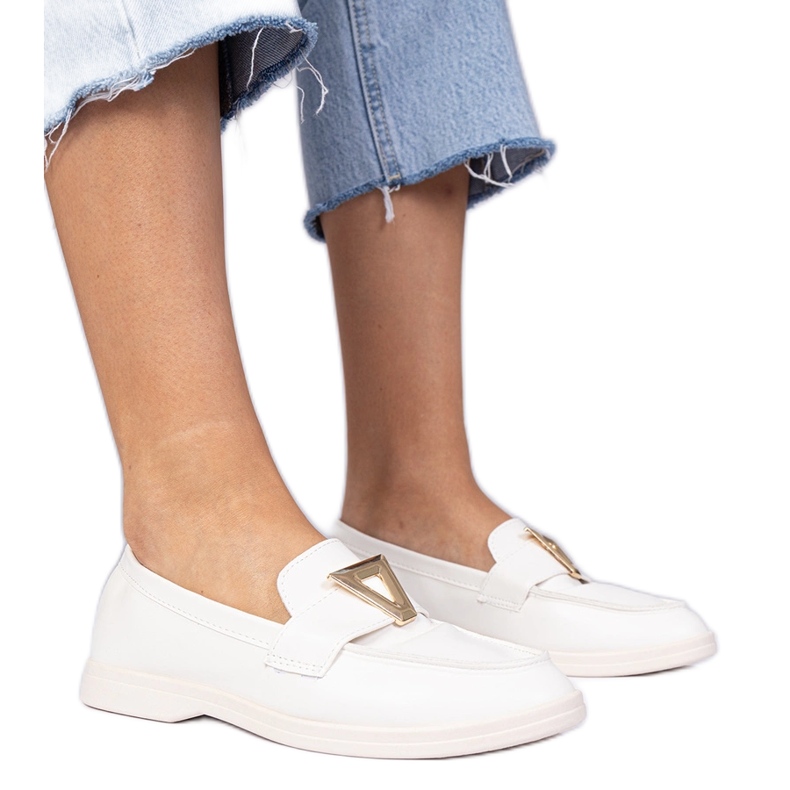 Bílé dámské mokasíny s elegantní dekorací bílý