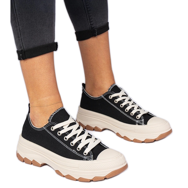 Černé tenisky se silnou podrážkou černá Černé tenisky se silnou podrážkou černá