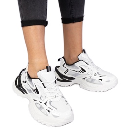 Bílé sportovní tenisky s masivní podrážkou bílý Bílé sportovní tenisky s masivní podrážkou bílý