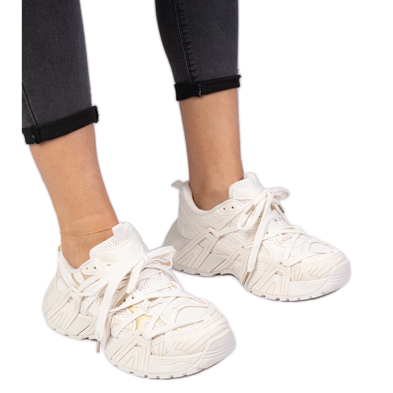 Béžové tenisky s masivní podrážkou béžový