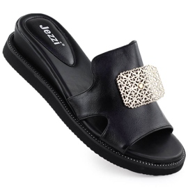 Ekologické pantofle na černé platformě s ozdobou Jezzi 2267 černý