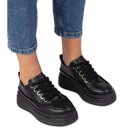 Tenisky černých žen na vysoké podrážce