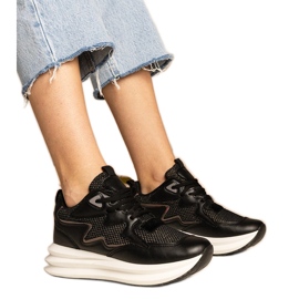 Černé tenisky s holografickým prvkem černý