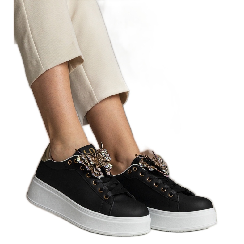 Černé tenisky zdobené motýlem se zirkony černá Černé tenisky zdobené motýlem se zirkony černá
