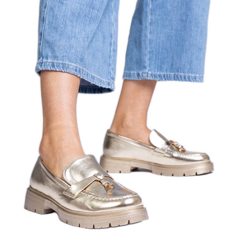 Zlaté elegantní mokasíny s ekologickou dekorací zlatý Zlaté elegantní mokasíny s ekologickou dekorací zlatý