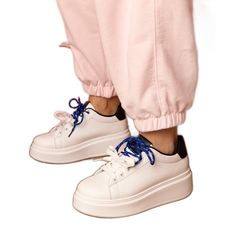 Bílé sportovní tenisky na platformě bílý Bílé sportovní tenisky na platformě bílý