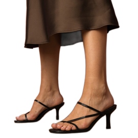 Černé elegantní žabky na vysoké patě černý