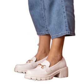 Bílé boty na nízkém sloupku se zlatým ozdobou bílý Bílé boty na nízkém sloupku se zlatým ozdobou bílý